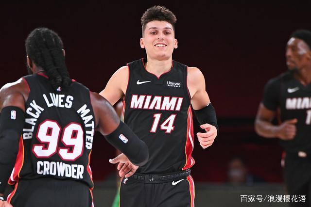 伟大并不总 伟大并不总